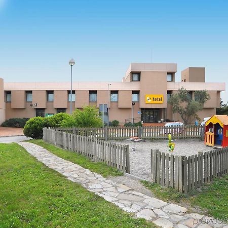 As Porta Catalana Hotel La Jonquera Kültér fotó